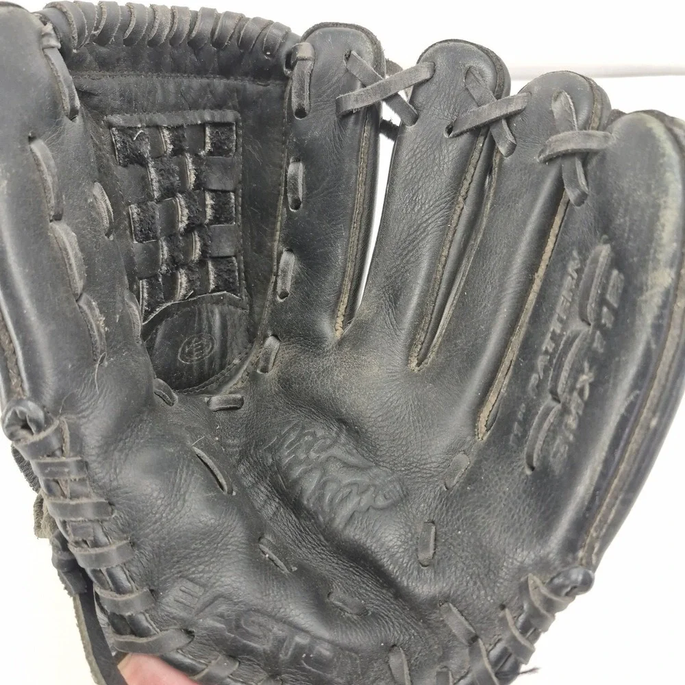 Easton Black Magic 11